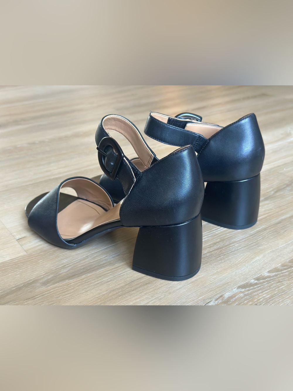 Vionic Chardonnay Black Leather Block Heel Sandals Ankle Strap Women's Size 9.5 - Picture 8 of 8